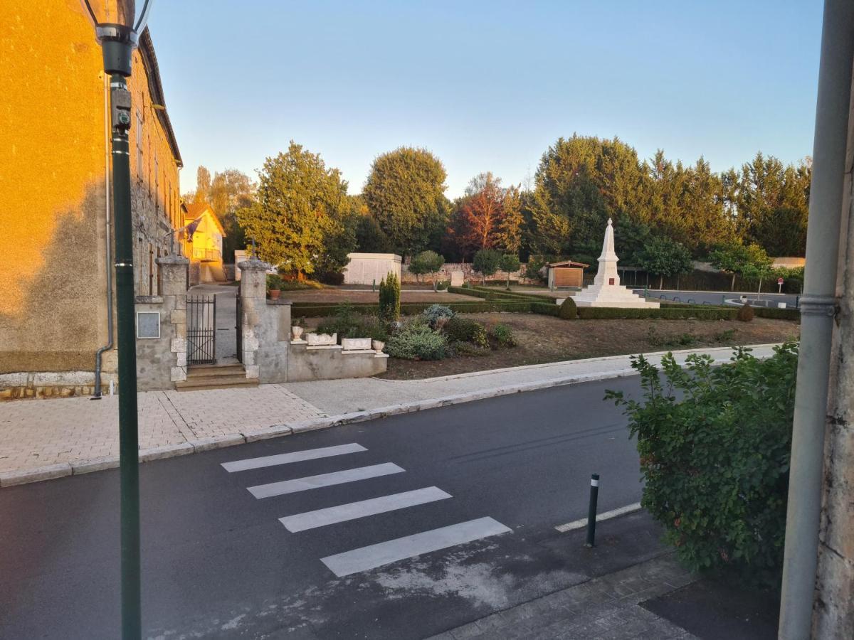 Logement Entier Situe A Taponnat Fleurignac. Экстерьер фото
